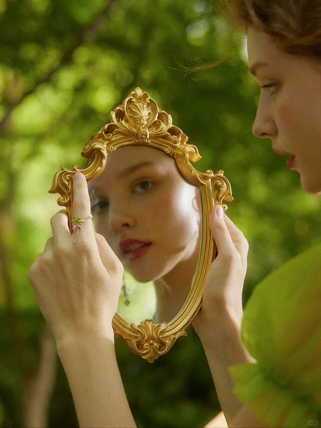 Garden mirror profile picture style reference