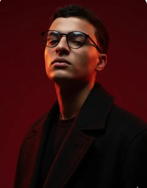 Referencia de estilo: Moda masculina con luz roja